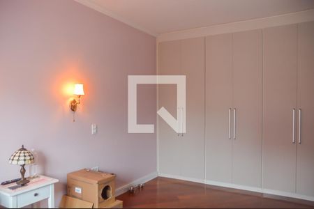 Casa à venda com 264m², 3 quartos e 5 vagas Casa à venda com 264m², 3 quartos e 5 vagasQuarto 2