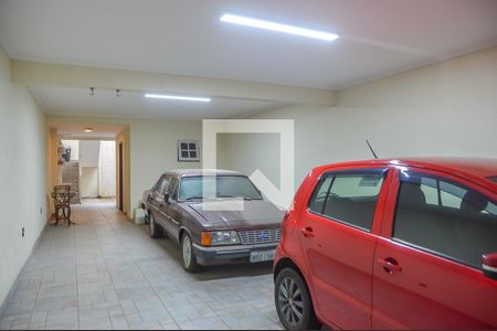 Casa à venda com 264m², 3 quartos e 5 vagas Casa à venda com 264m², 3 quartos e 5 vagasGaragem