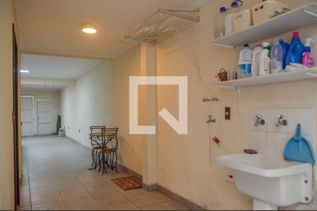 Casa à venda com 264m², 3 quartos e 5 vagas Casa à venda com 264m², 3 quartos e 5 vagasGaragem