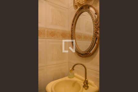 Casa à venda com 264m², 3 quartos e 5 vagas Casa à venda com 264m², 3 quartos e 5 vagasLavabo