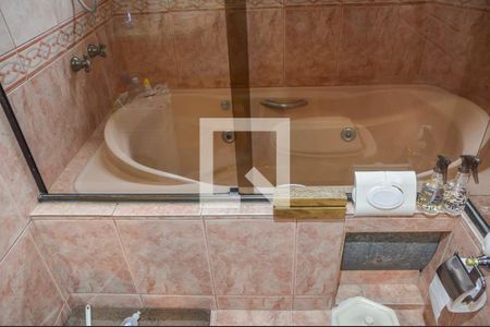 Casa à venda com 264m², 3 quartos e 5 vagas Casa à venda com 264m², 3 quartos e 5 vagasBanheiro da Suíte