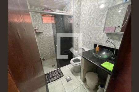 Banheiro de apartamento à venda com 3 quartos, 74m² em Eldorado, Contagem