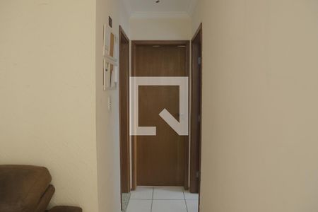 Corredor de apartamento para alugar com 3 quartos, 66m² em Vila da Saúde, São Paulo