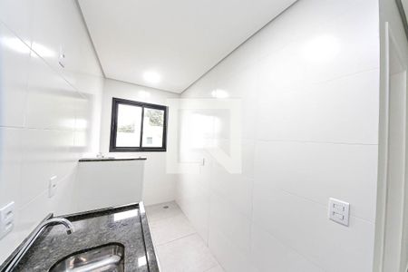 Cozinha de apartamento para alugar com 1 quarto, 45m² em Vila Santa Clara, São Paulo