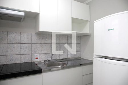 Cozinha de kitnet/studio à venda com 1 quarto, 24m² em Santana, Porto Alegre