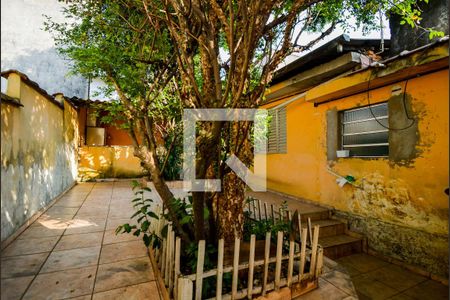 Casa à venda com 190m², 2 quartos e 2 vagas Casa à venda com 190m², 2 quartos e 2 vagasQuintal