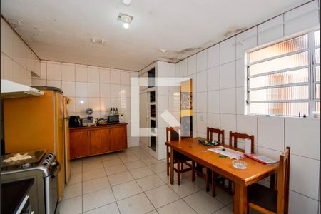 Casa à venda com 190m², 2 quartos e 2 vagas Casa à venda com 190m², 2 quartos e 2 vagasCozinha