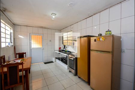 Casa à venda com 190m², 2 quartos e 2 vagas Casa à venda com 190m², 2 quartos e 2 vagasCozinha