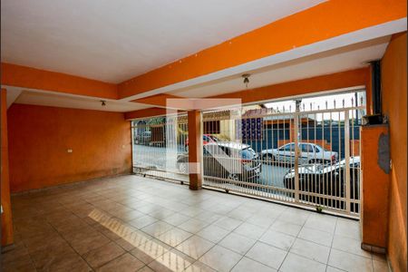Casa à venda com 190m², 2 quartos e 2 vagas Casa à venda com 190m², 2 quartos e 2 vagasGaragem