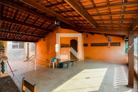 Casa à venda com 190m², 2 quartos e 2 vagas Casa à venda com 190m², 2 quartos e 2 vagasVaranda da Sala