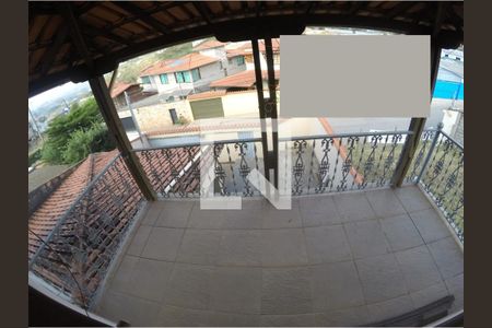 Casa à venda com 330m², 3 quartos e 3 vagasVaranda Suíte