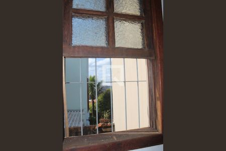 Casa à venda com 330m², 3 quartos e 3 vagasVista da janela da escada