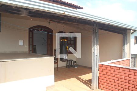 Casa à venda com 330m², 3 quartos e 3 vagasTerraço