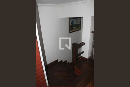 Casa à venda com 330m², 3 quartos e 3 vagasEscada de acesso a Sala de Jantar
