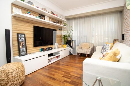 Sala- ambiente estar com rack e TV  de apartamento para alugar com 2 quartos, 80m² em Moema, São Paulo