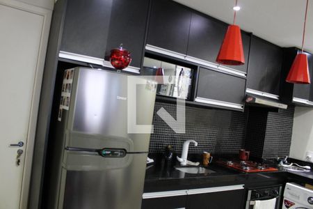 Cozinha de apartamento para alugar com 2 quartos, 37m² em Cidade Satélite Santa Bárbara, São Paulo