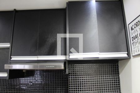 Cozinha de apartamento para alugar com 2 quartos, 37m² em Cidade Satélite Santa Bárbara, São Paulo