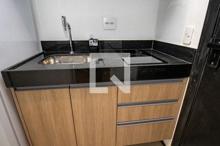 Cozinha de kitnet/studio à venda com 1 quarto, 21m² em Indianópolis, São Paulo