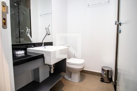 Banheiro de kitnet/studio à venda com 1 quarto, 21m² em Indianópolis, São Paulo