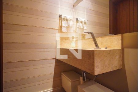 Casa à venda com 450m², 3 quartos e 2 vagasLavabo