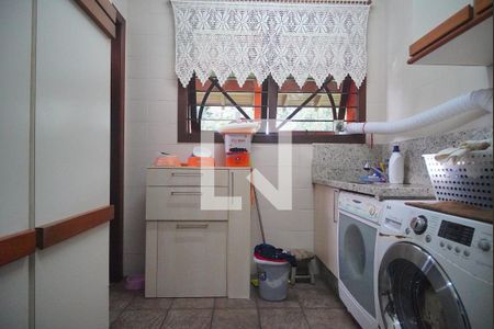 Casa à venda com 450m², 3 quartos e 2 vagasÁrea de Serviço