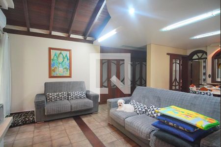 Casa à venda com 450m², 3 quartos e 2 vagasSala de TV