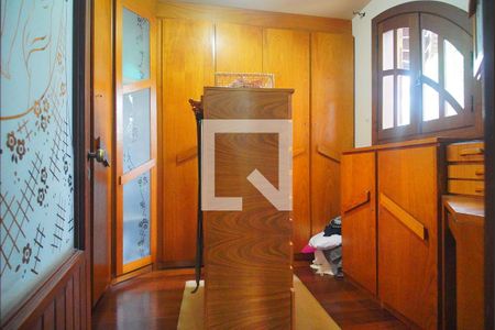 Casa à venda com 450m², 3 quartos e 2 vagasCloset da suíte