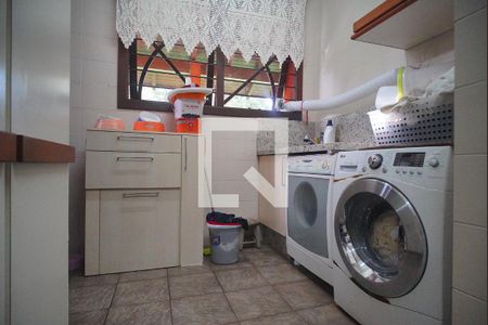 Casa à venda com 450m², 3 quartos e 2 vagasÁrea de Serviço