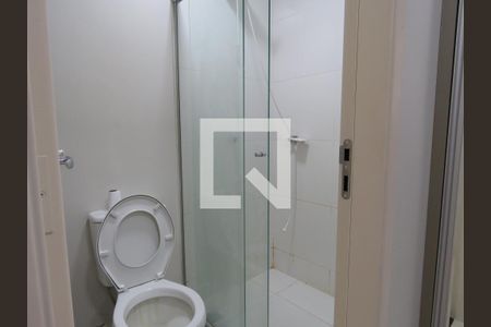 Banheiro de kitnet/studio para alugar com 1 quarto, 45m² em Setor Bueno, Goiânia