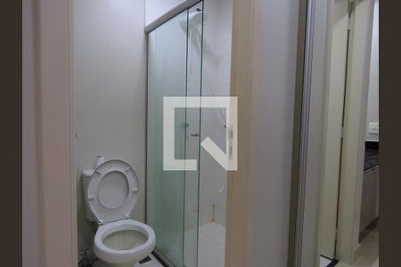 Banheiro de kitnet/studio para alugar com 1 quarto, 45m² em Setor Bueno, Goiânia