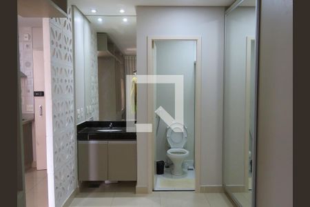 Banheiro de kitnet/studio para alugar com 1 quarto, 45m² em Setor Bueno, Goiânia