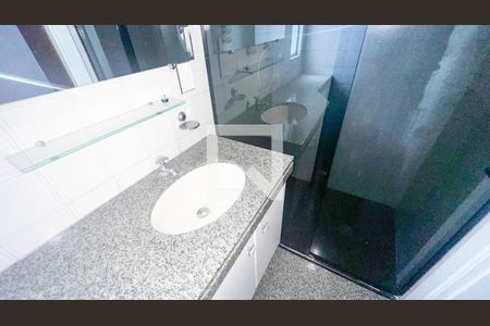 Apartamento à venda com 77m², 3 quartos e 1 vaga Apartamento à venda com 77m², 3 quartos e 1 vagaBanheiro