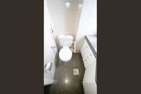 Apartamento à venda com 77m², 3 quartos e 1 vaga Apartamento à venda com 77m², 3 quartos e 1 vagaBanheiro