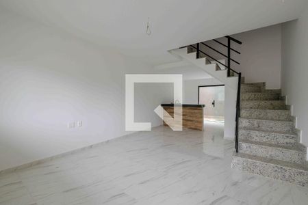 Sala de casa de condomínio para alugar com 2 quartos, 90m² em Vargem Grande, Rio de Janeiro