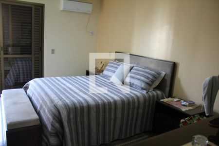 Apartamento à venda com 250m², 4 quartos e 2 vagasQuarto 2