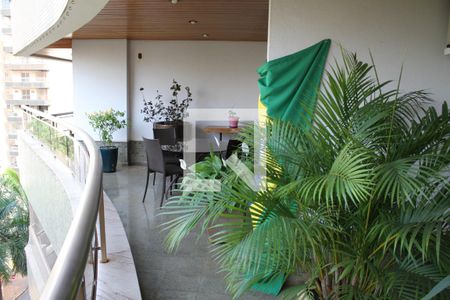 Apartamento à venda com 250m², 4 quartos e 2 vagasQuarto 1
