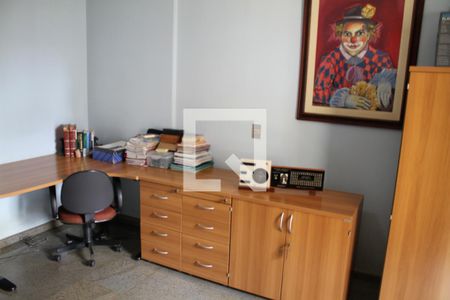 Apartamento à venda com 250m², 4 quartos e 2 vagasQuarto 4