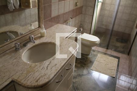 Apartamento à venda com 250m², 4 quartos e 2 vagasBanheiro 4