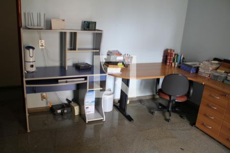 Apartamento à venda com 250m², 4 quartos e 2 vagasQuarto 4