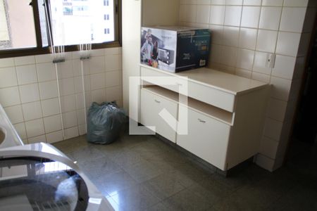 Apartamento à venda com 250m², 4 quartos e 2 vagasLavanderia