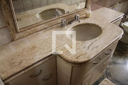 Apartamento à venda com 250m², 4 quartos e 2 vagasBanheiro 4