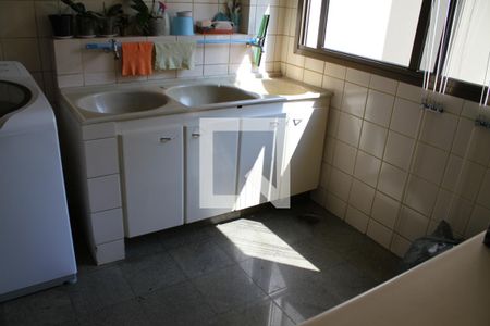 Apartamento à venda com 250m², 4 quartos e 2 vagasLavanderia