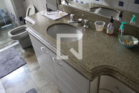 Apartamento à venda com 250m², 4 quartos e 2 vagasBanheiro 3