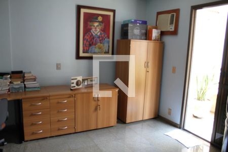 Apartamento à venda com 250m², 4 quartos e 2 vagasQuarto 4