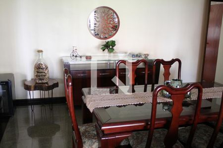 Apartamento à venda com 250m², 4 quartos e 2 vagasSala de Jantar