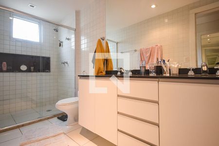 Apartamento para alugar com 168m², 3 quartos e 4 vagas Apartamento para alugar com 168m², 3 quartos e 4 vagasBanheiro suíte 3