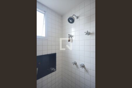 Apartamento para alugar com 168m², 3 quartos e 4 vagas Apartamento para alugar com 168m², 3 quartos e 4 vagasChuveiro do banheiro da suíte 3