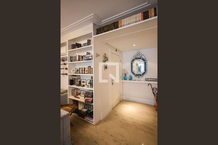 Hall de entrada de apartamento para alugar com 3 quartos, 168m² em Vila Andrade, São Paulo