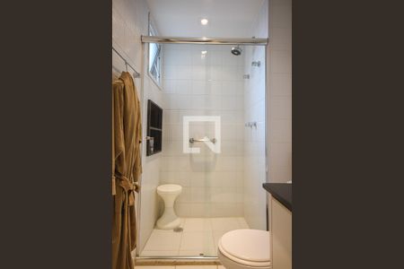 Apartamento para alugar com 168m², 3 quartos e 4 vagas Apartamento para alugar com 168m², 3 quartos e 4 vagasBanheiro suíte 1