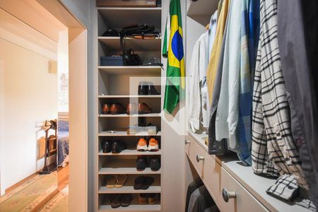 Apartamento para alugar com 168m², 3 quartos e 4 vagas Apartamento para alugar com 168m², 3 quartos e 4 vagasArmário da suíte 3